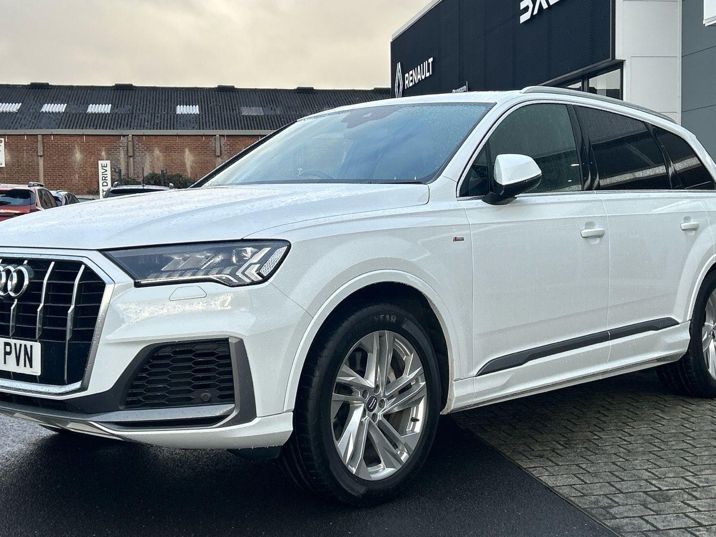 Audi Q7 Image 6