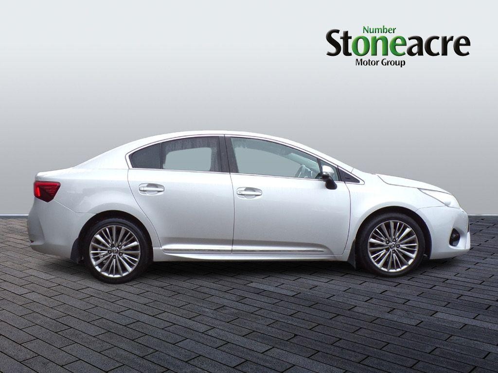 Toyota Avensis Image 2