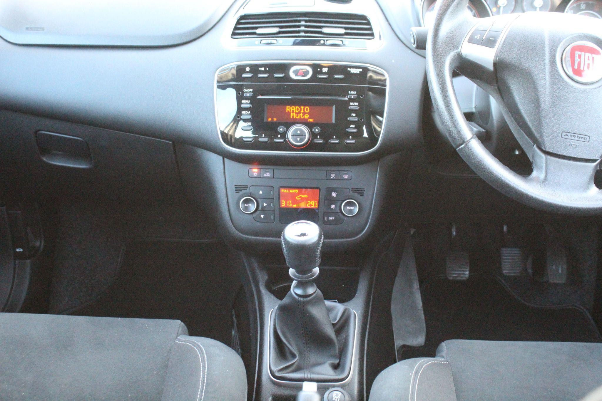 Fiat Punto Image 18