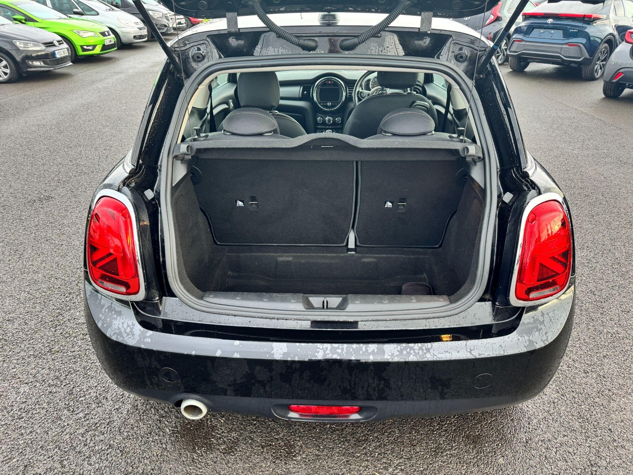 MINI Hatch Image 10