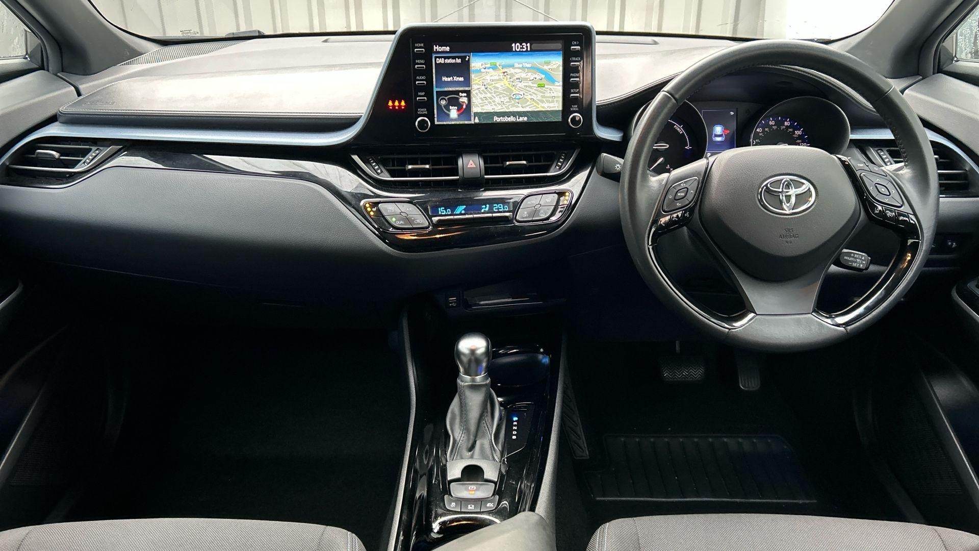 Toyota C-HR Image 11