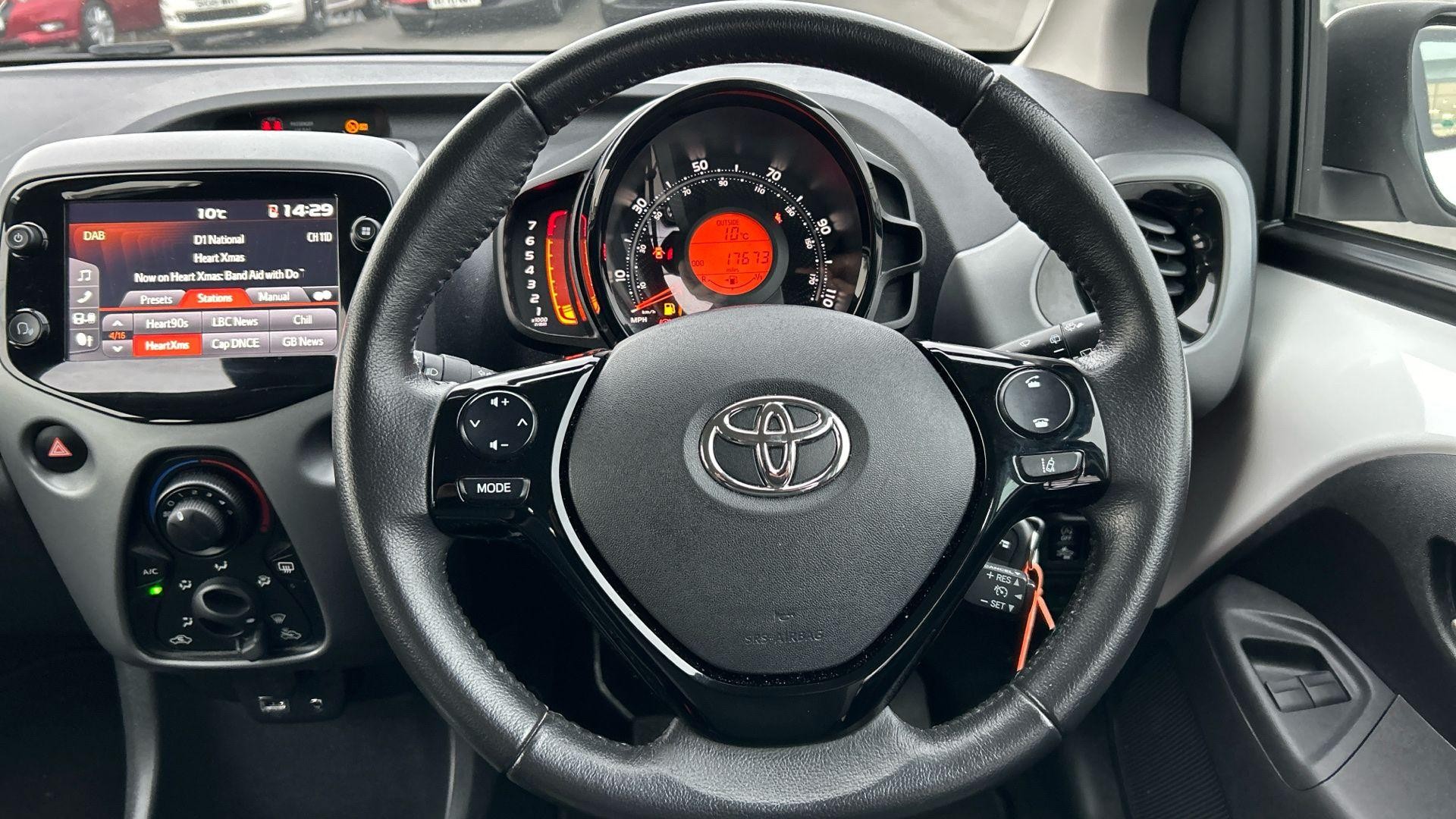 Toyota Aygo Image 12