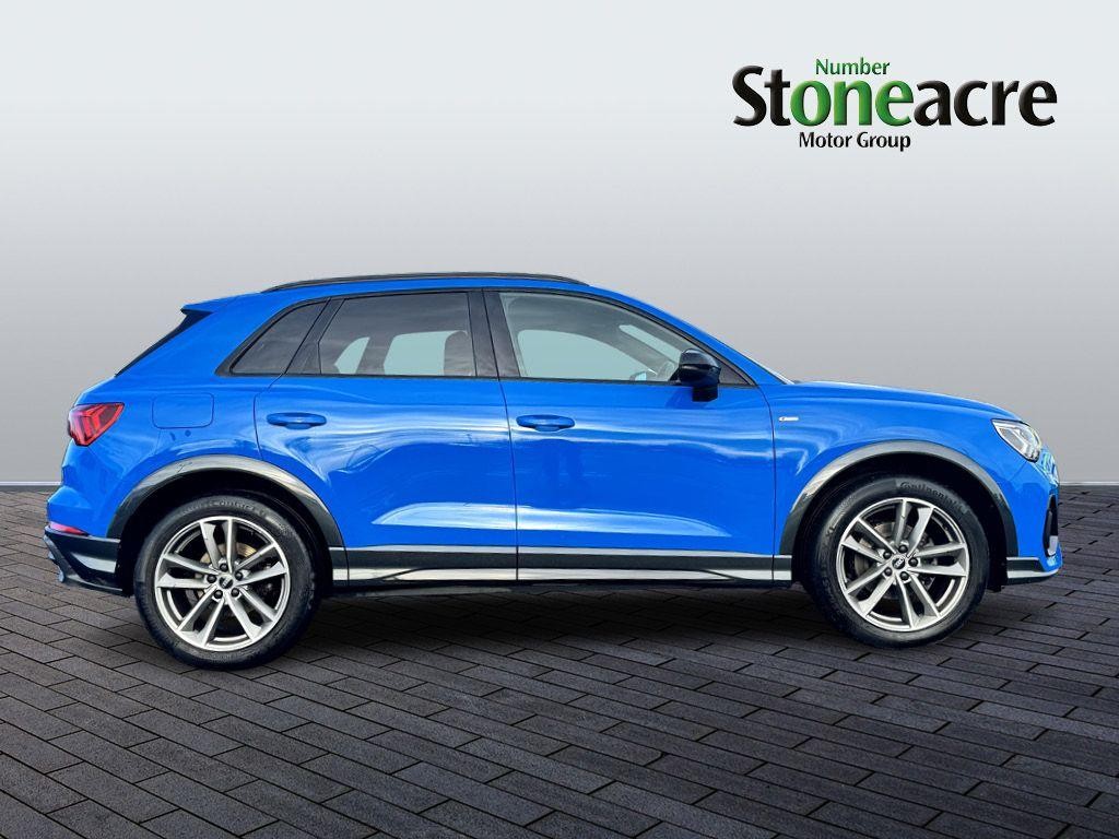 Audi Q3 Image 2