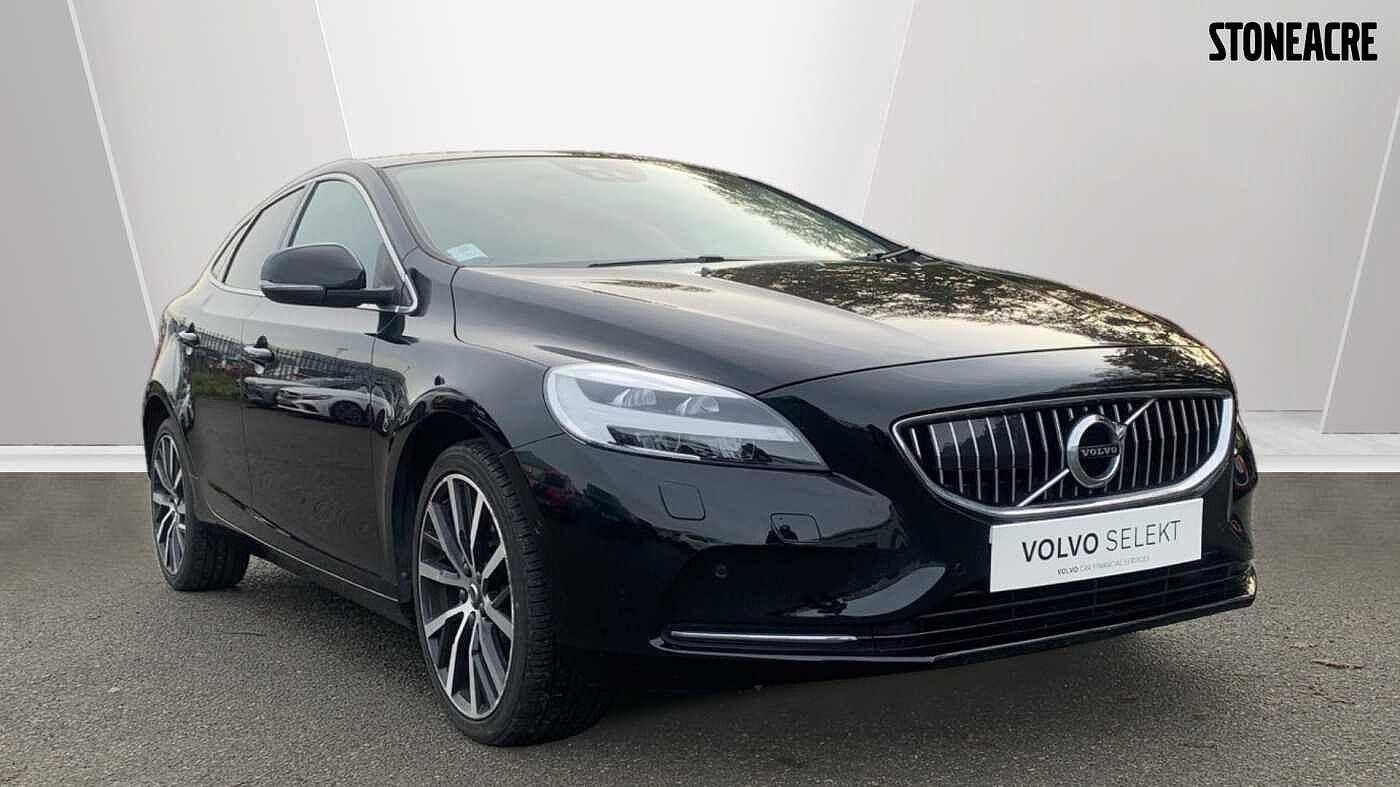 Volvo V40 Image 1