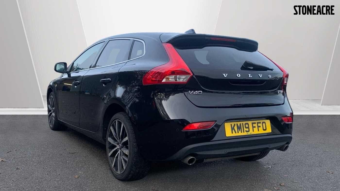 Volvo V40 Image 2