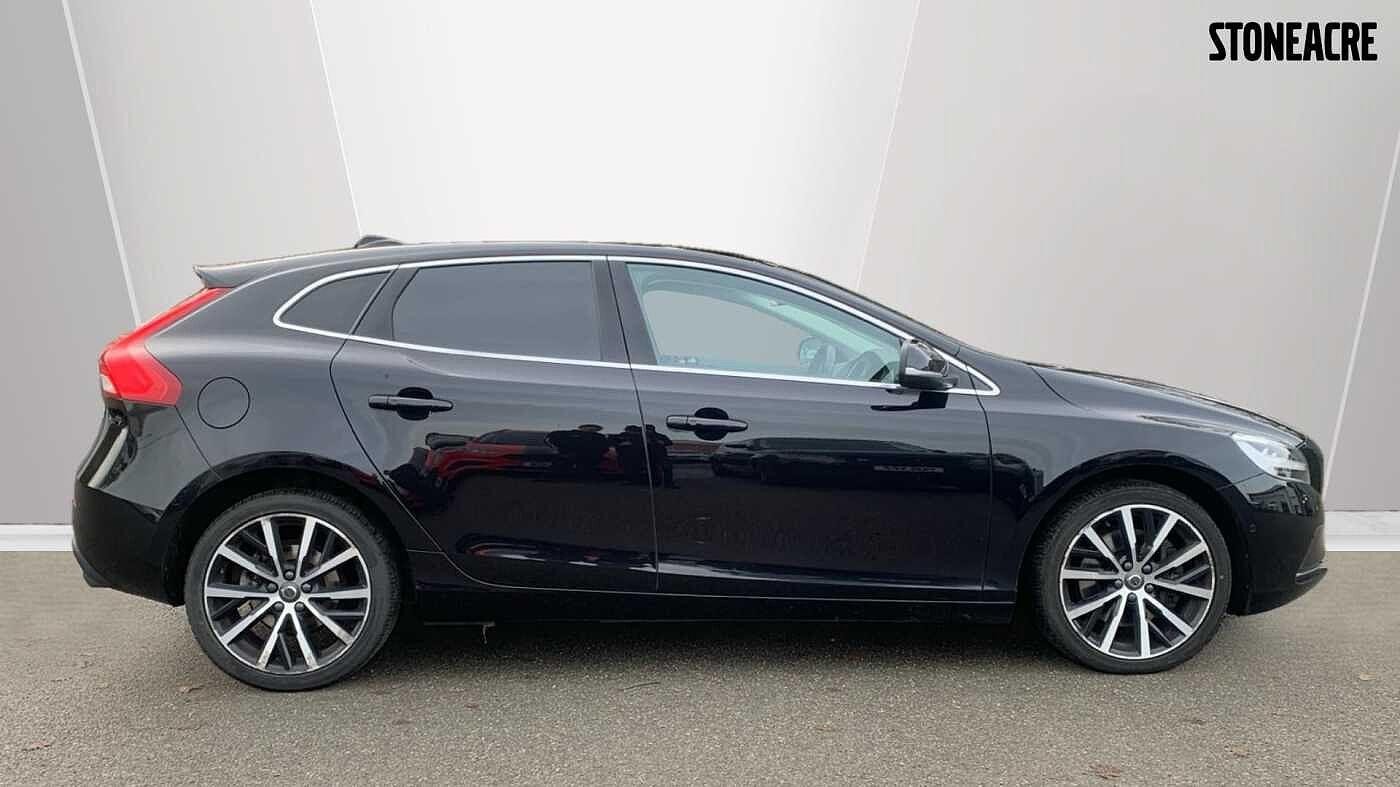 Volvo V40 Image 4