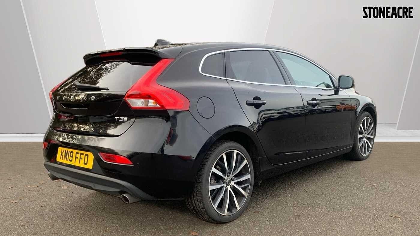 Volvo V40 Image 8