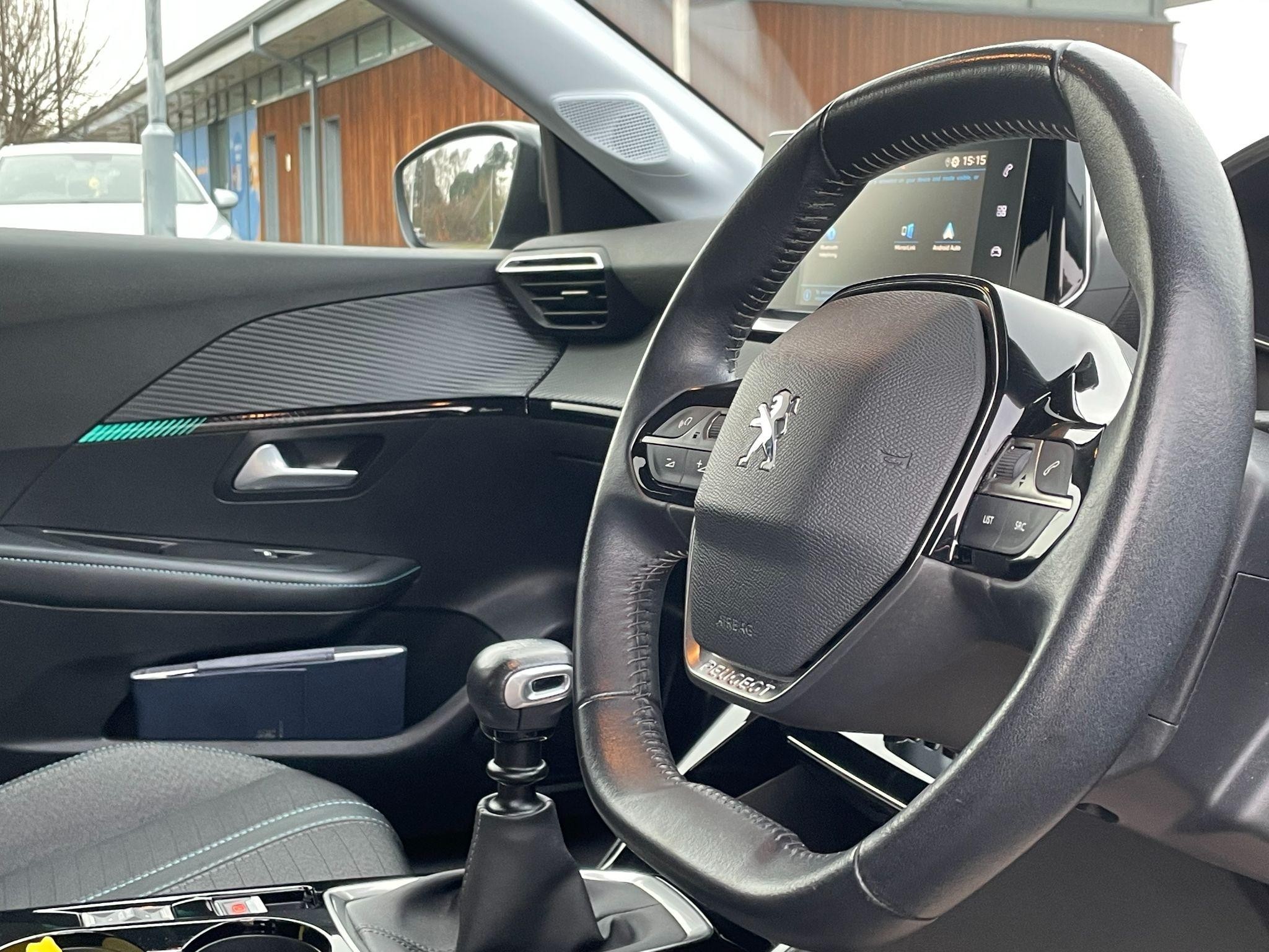 Peugeot 208 Image 21