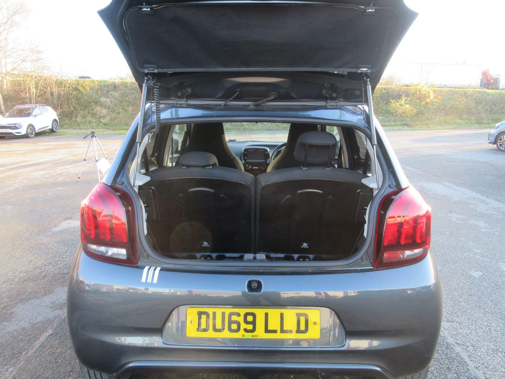 Peugeot 108 Image 11