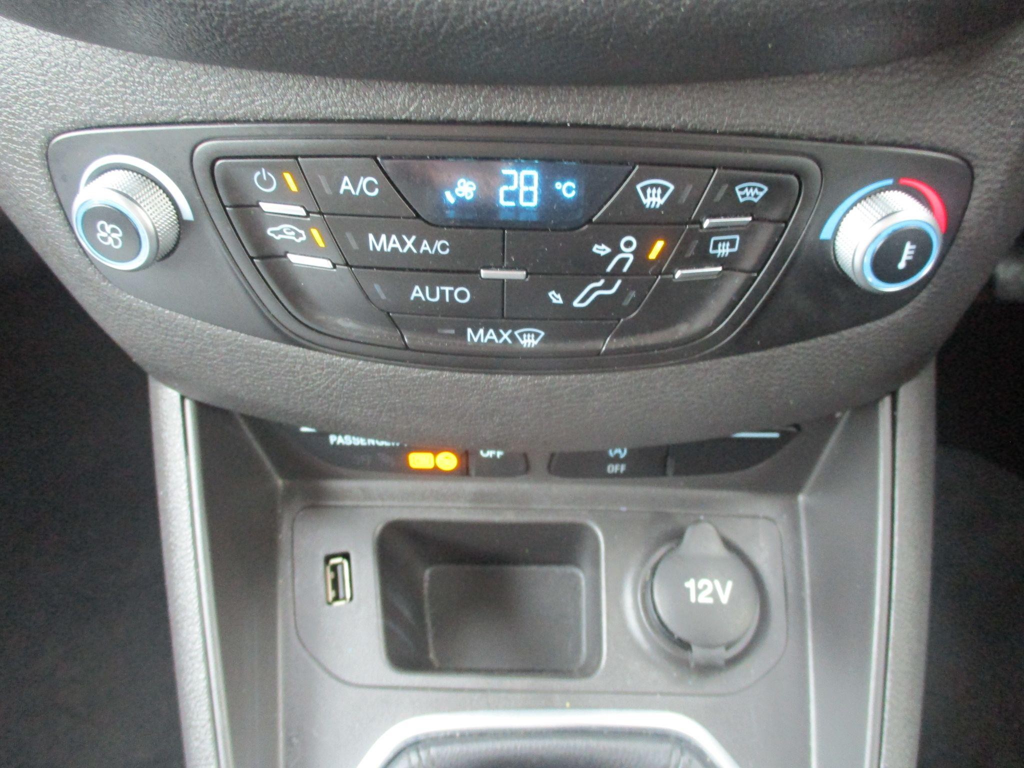 Ford Tourneo Courier Image 16