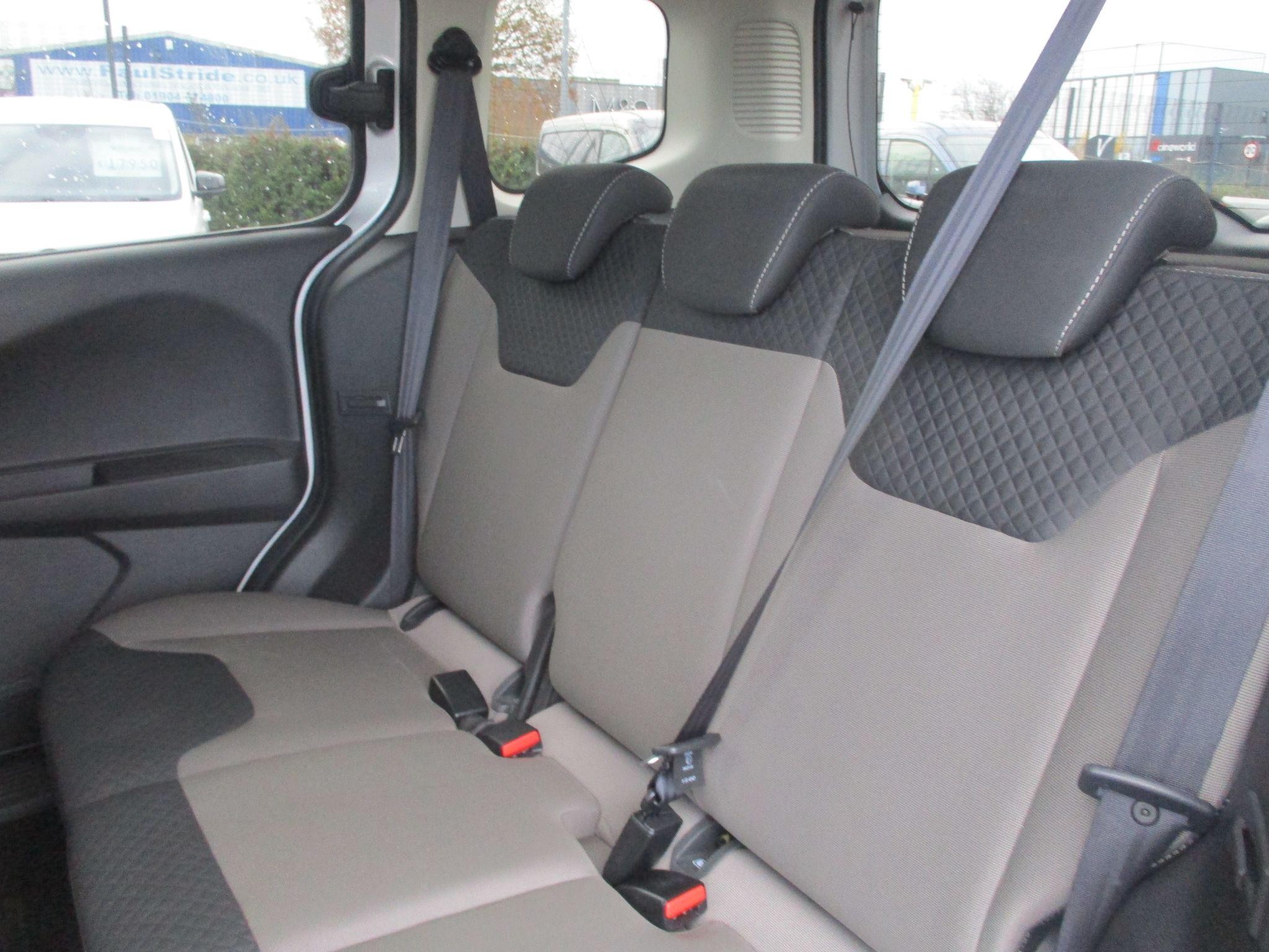 Ford Tourneo Courier Image 19