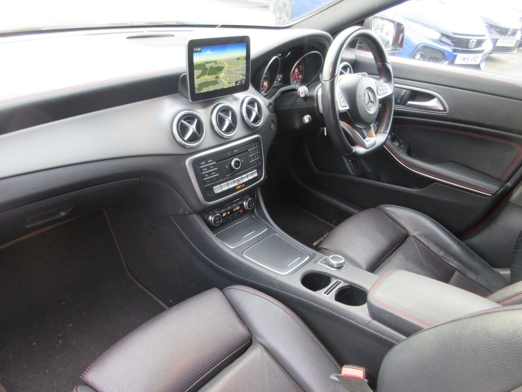 Mercedes-Benz CLA Image 9