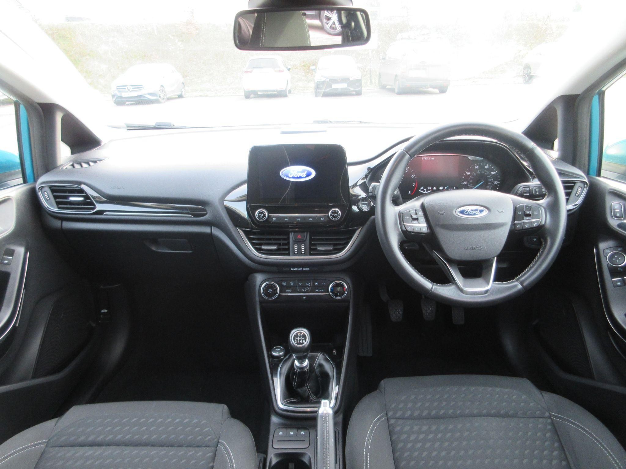 Ford Fiesta Image 11