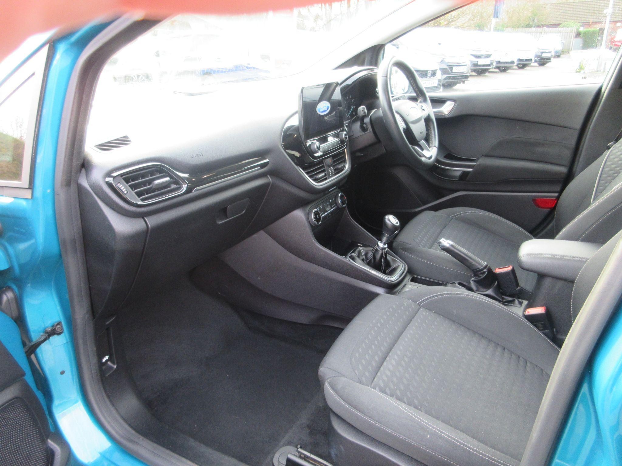 Ford Fiesta Image 16