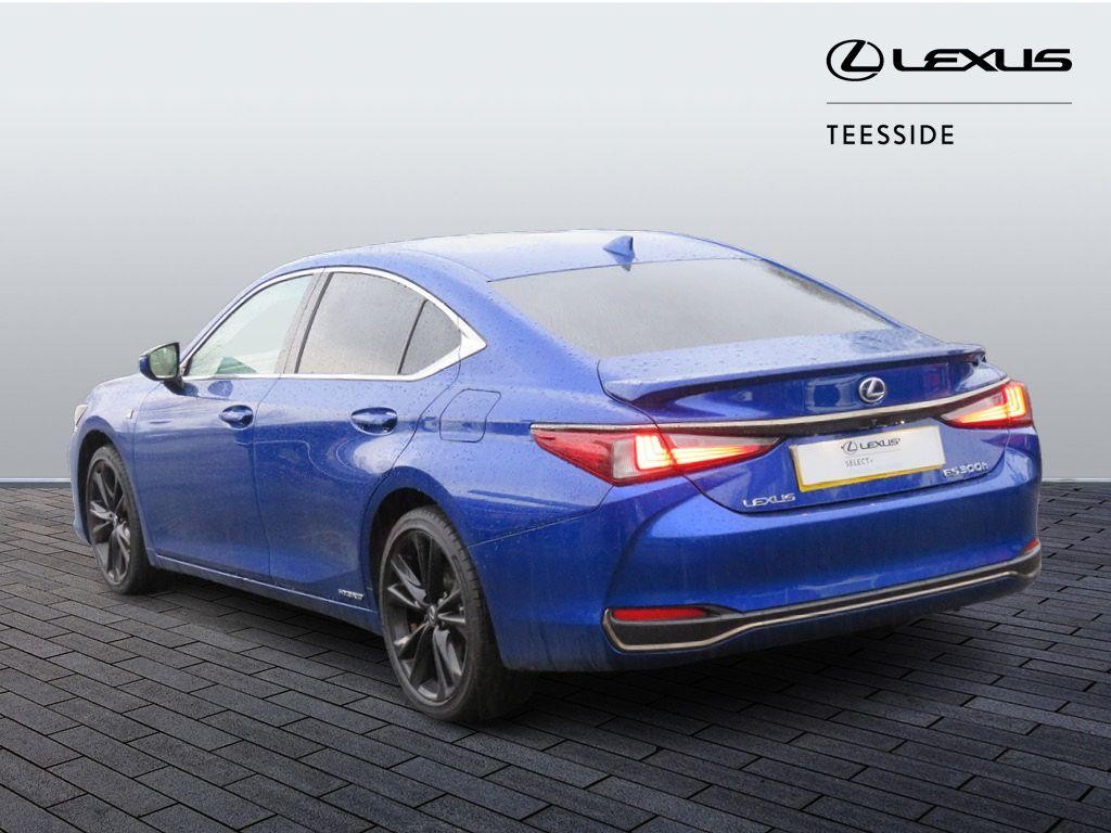 Lexus ES Image 7