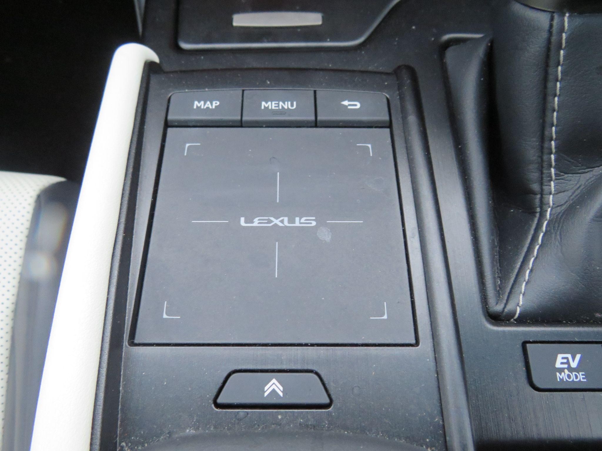 Lexus ES Image 31