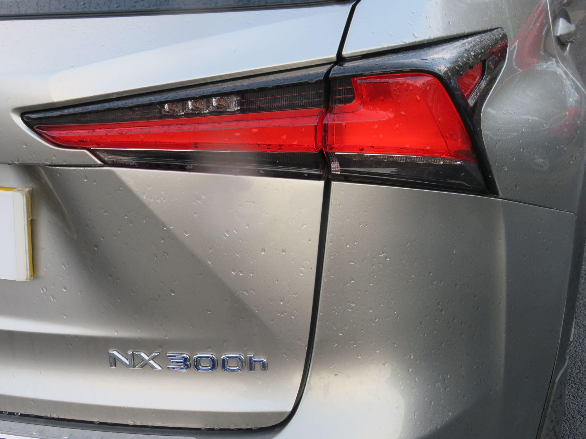 Lexus NX Image 42