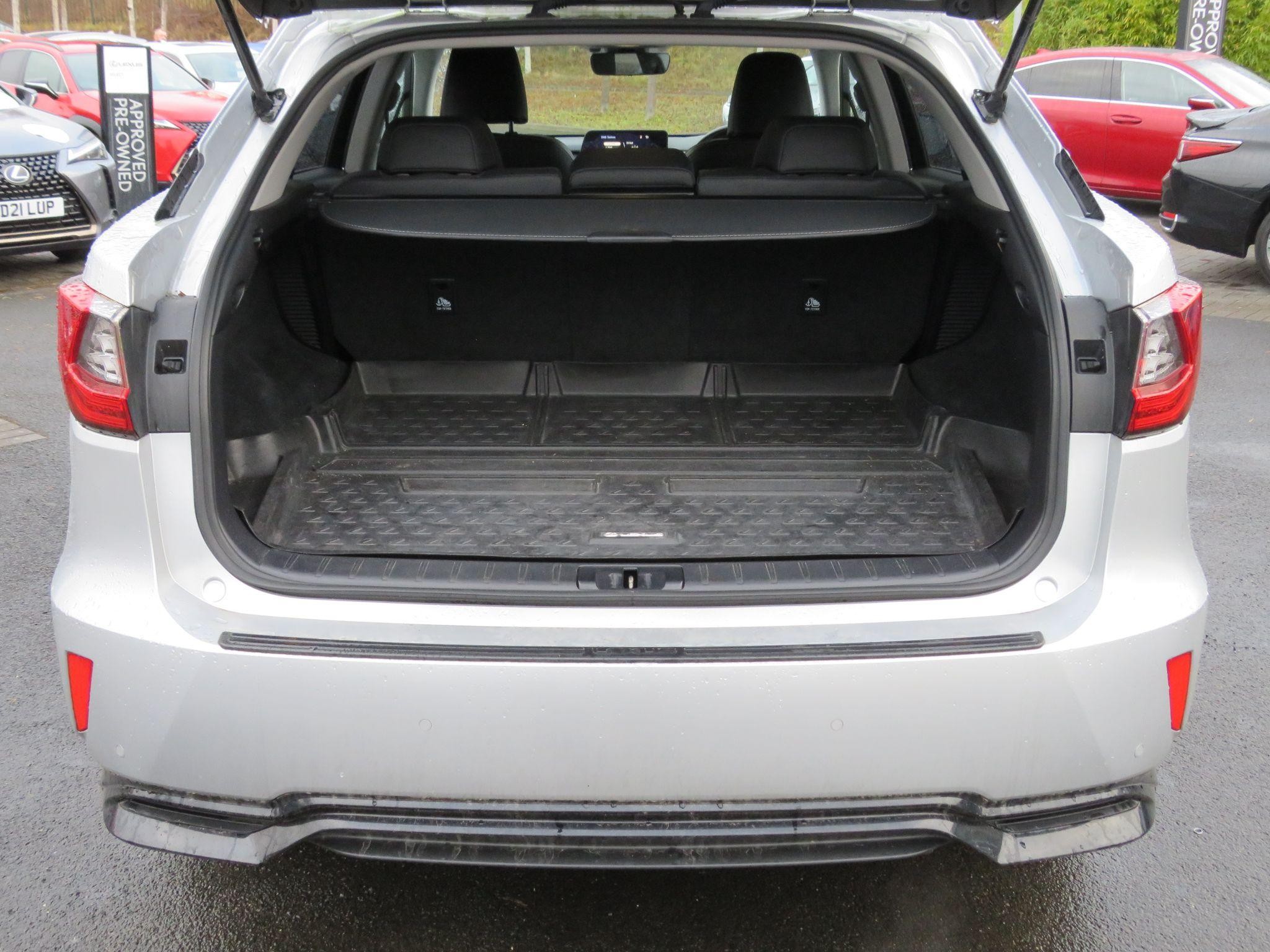 Lexus RX Image 12