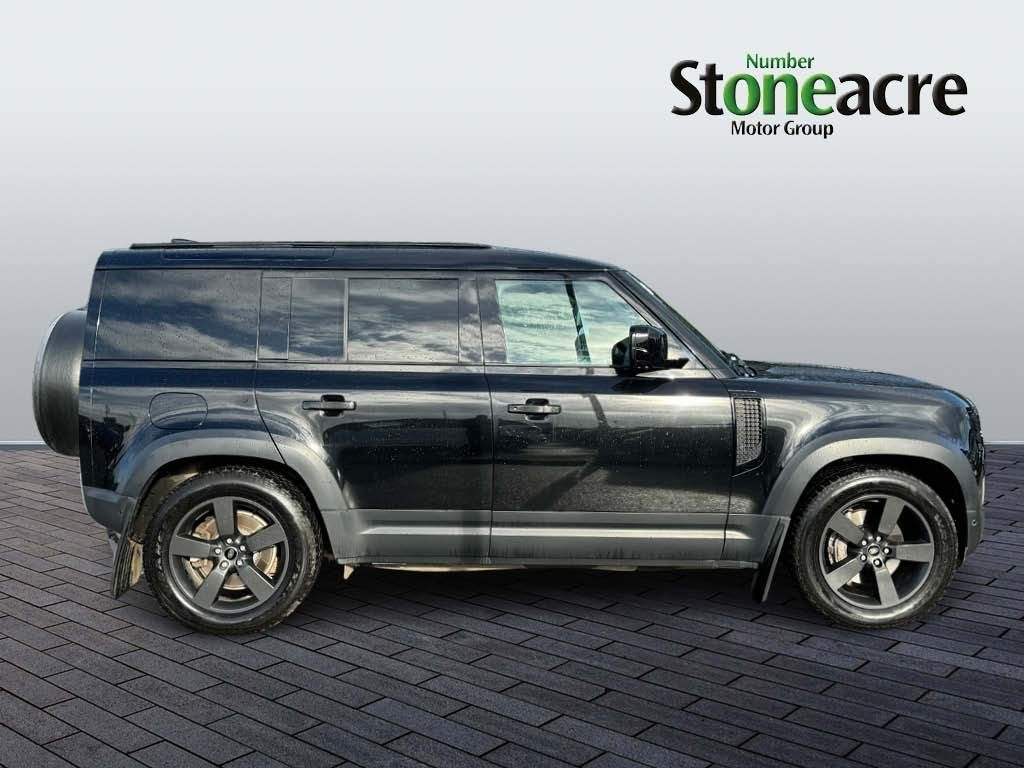 Land Rover Defender 110 Image 2