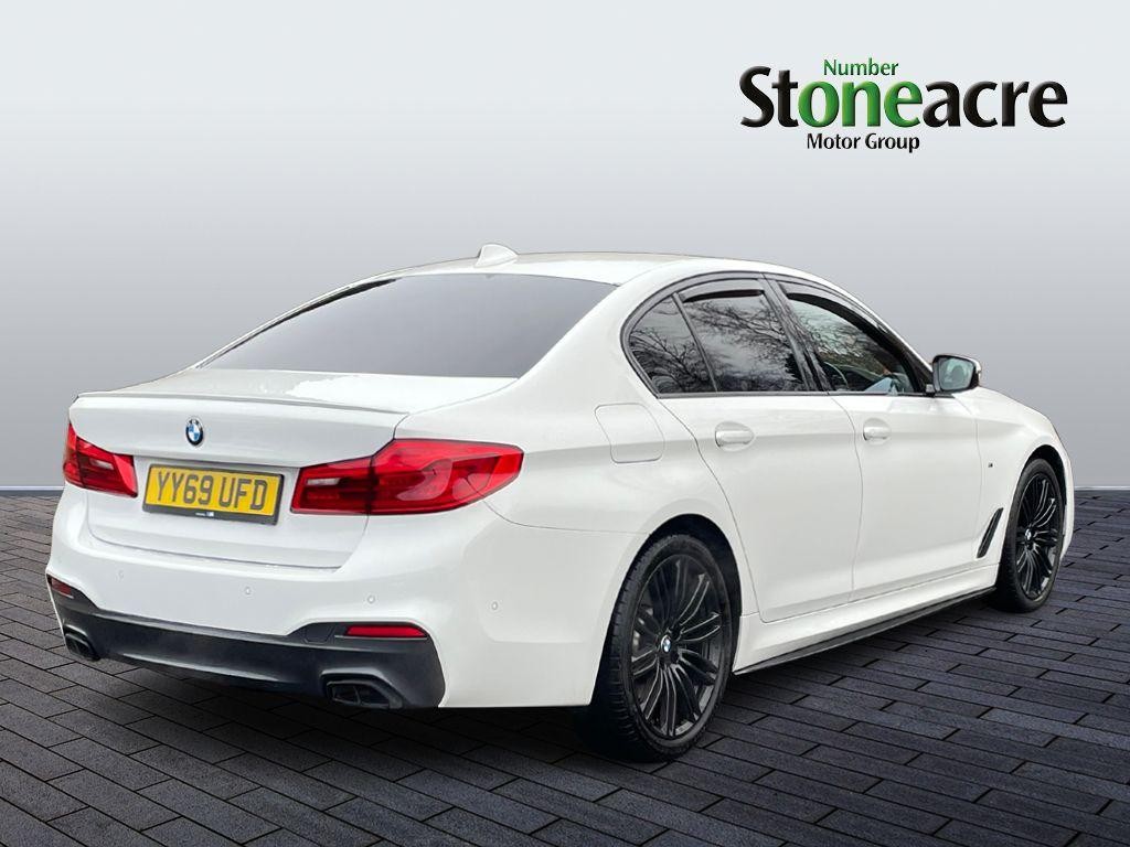 BMW 5 Series Image 3