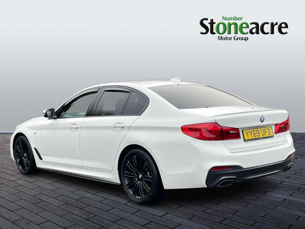 BMW 5 Series Image 5