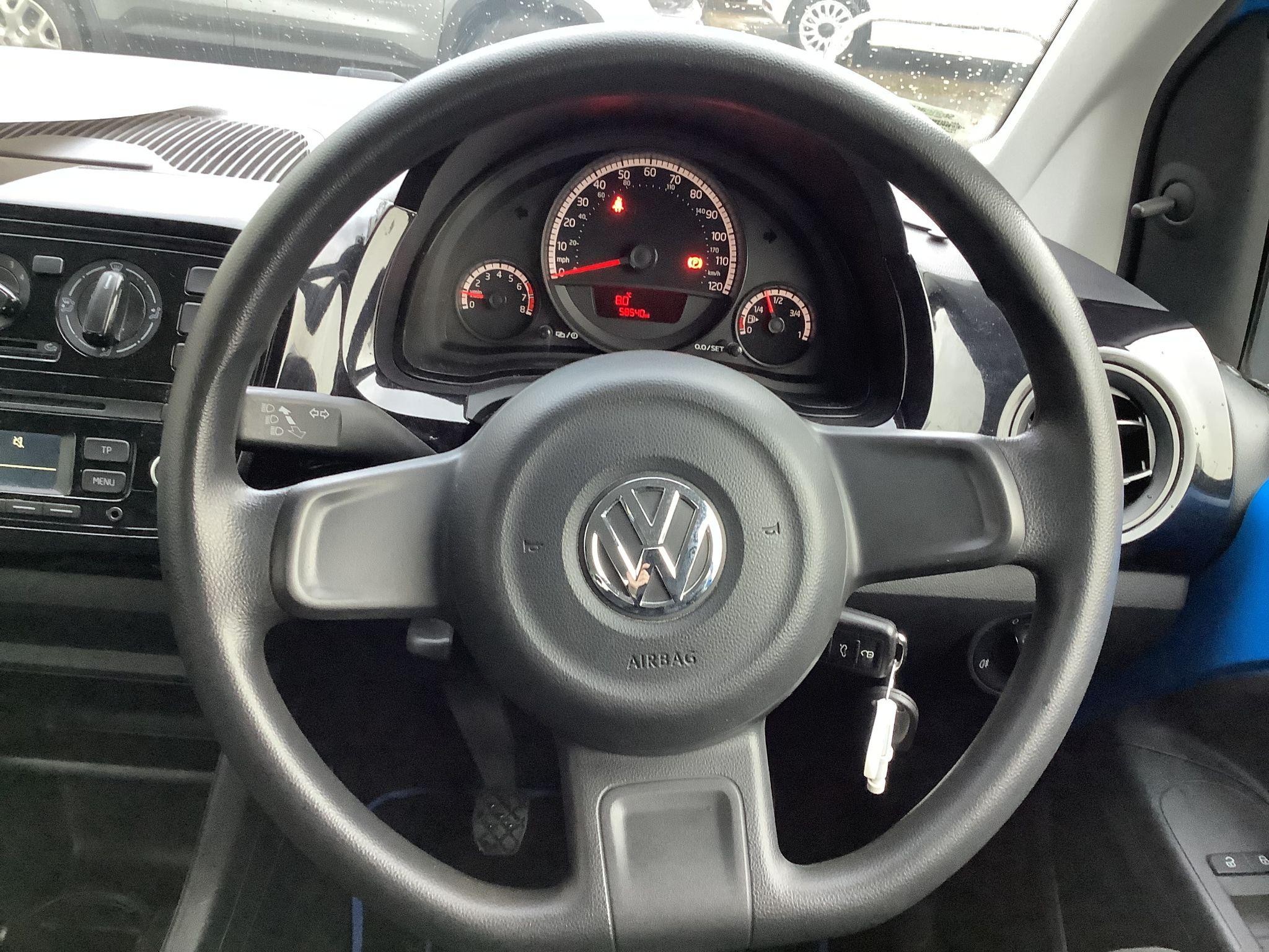 Volkswagen up! Image 13