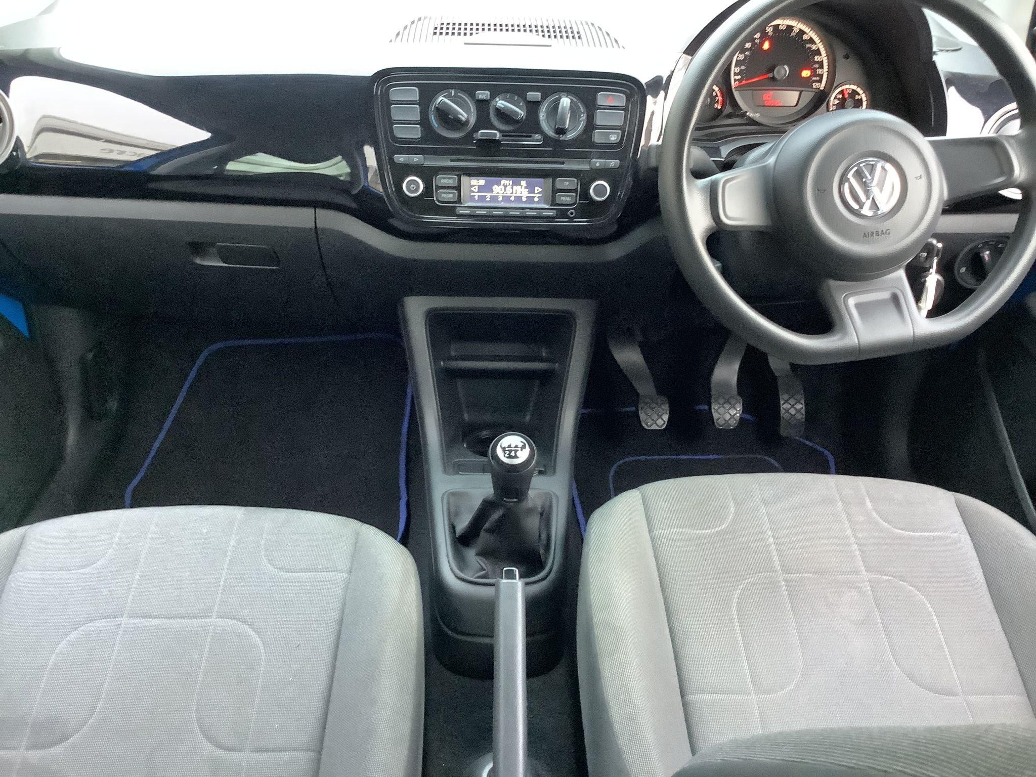 Volkswagen up! Image 23