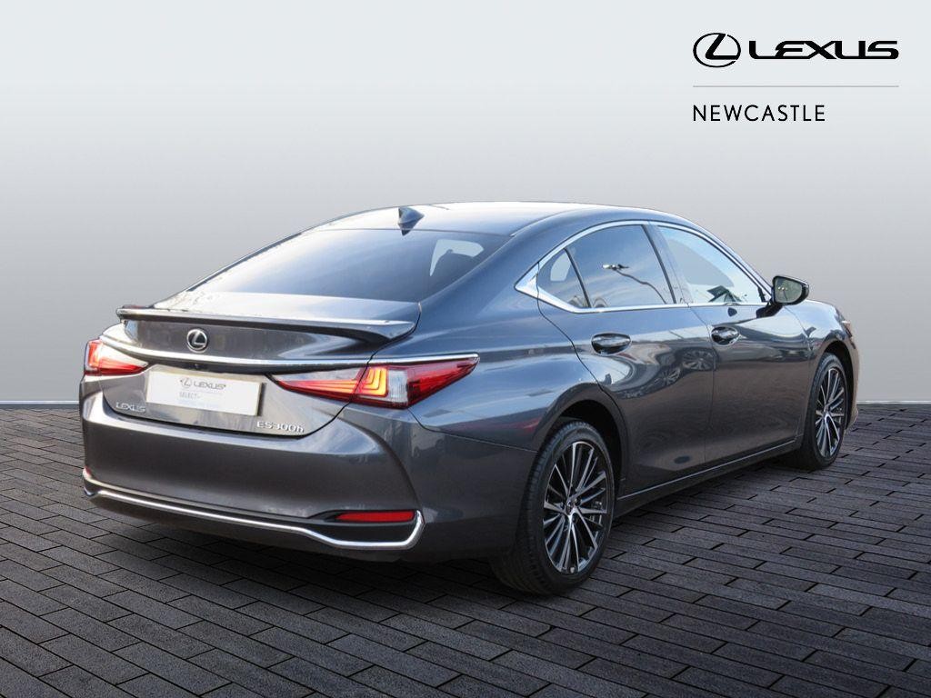 Lexus ES Image 5