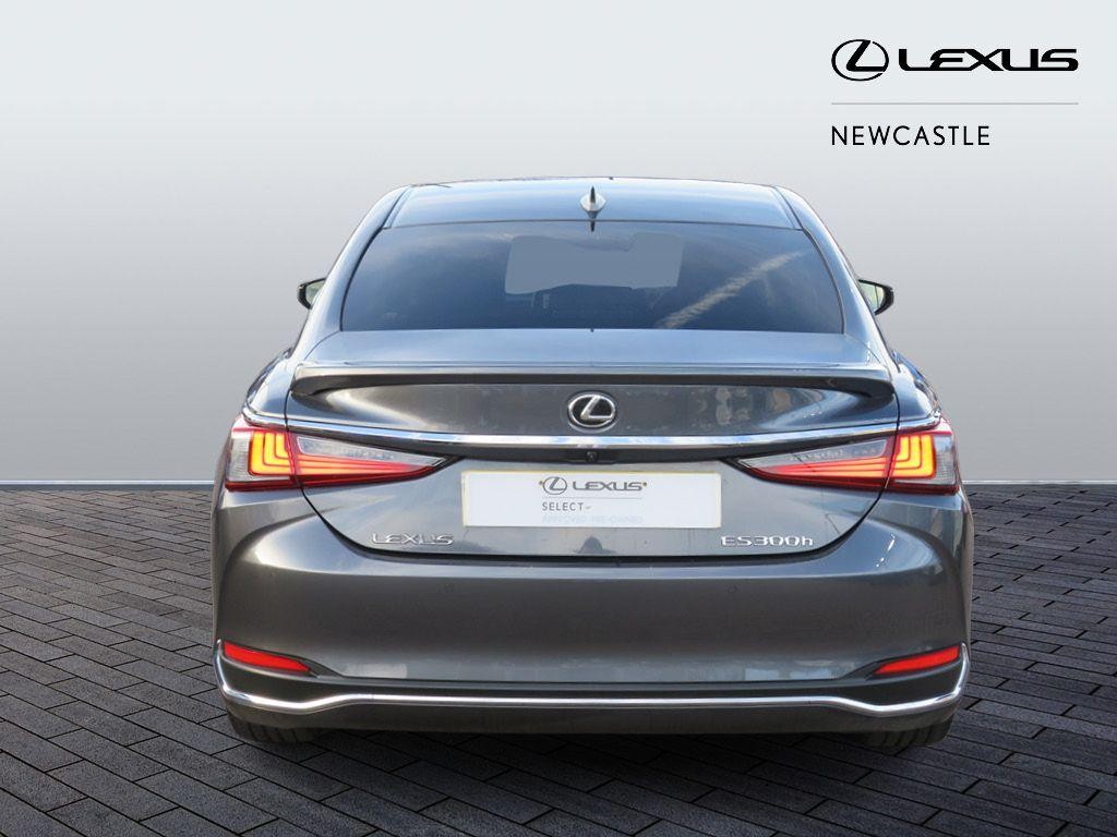 Lexus ES Image 6