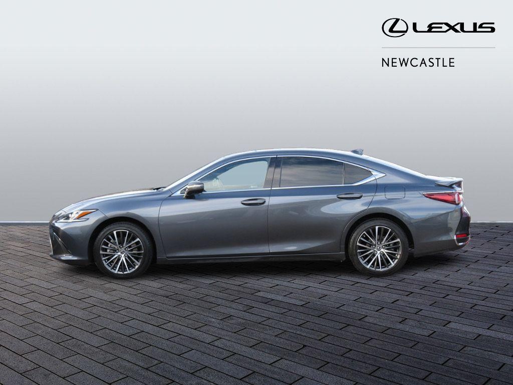 Lexus ES Image 8