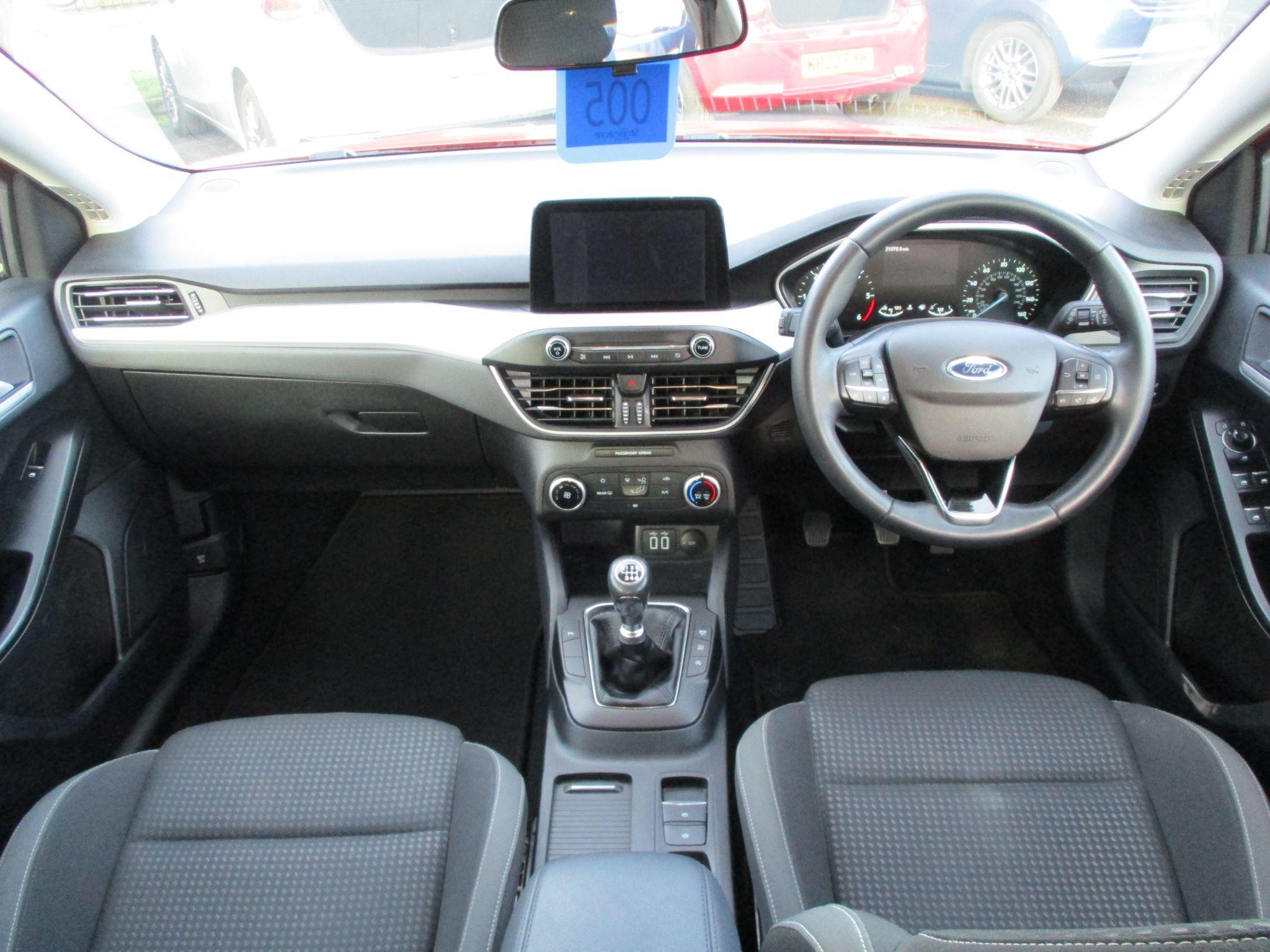 Ford Focus Image 17