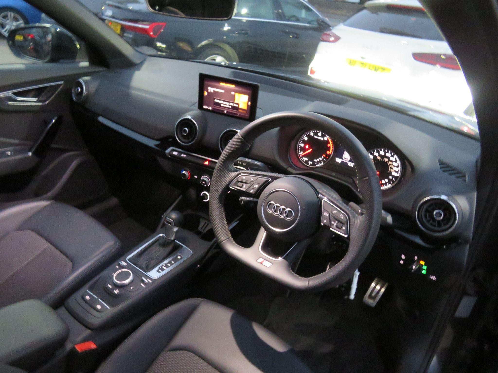 Audi Q2 Image 12