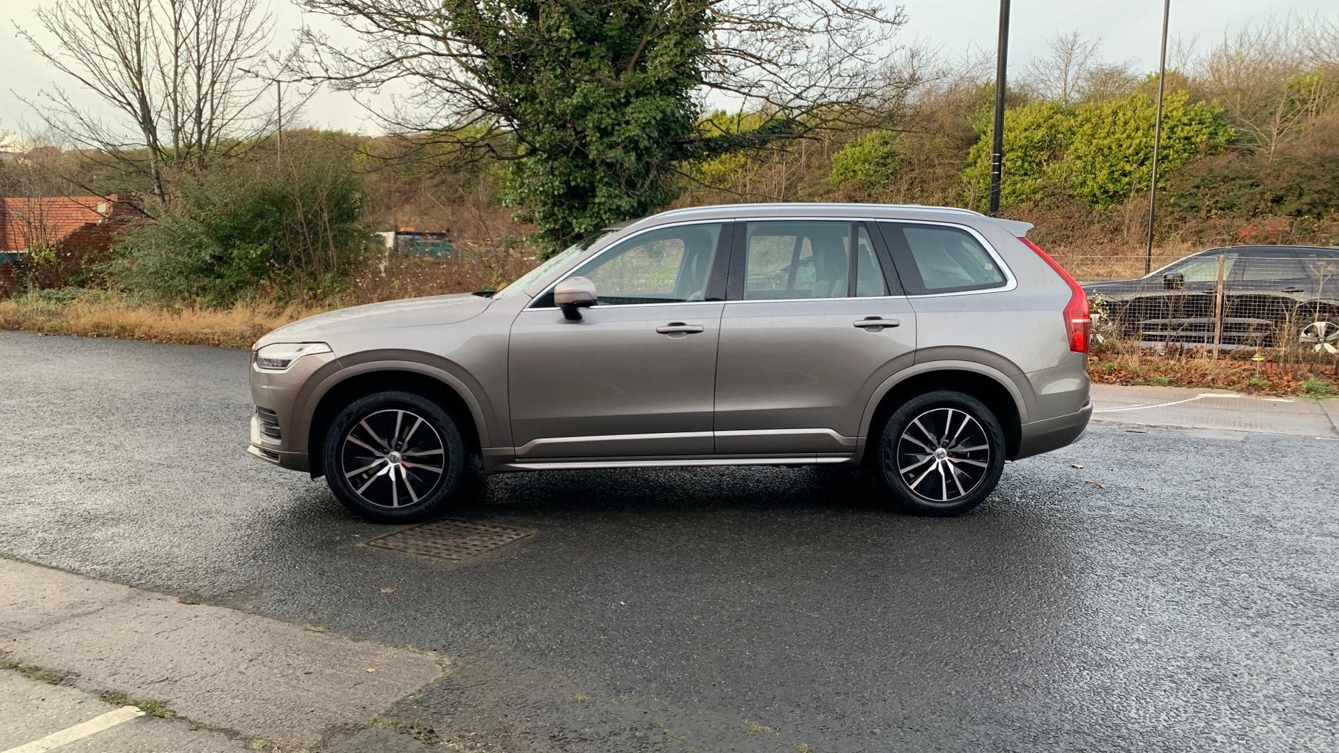 Volvo XC90 Image 8