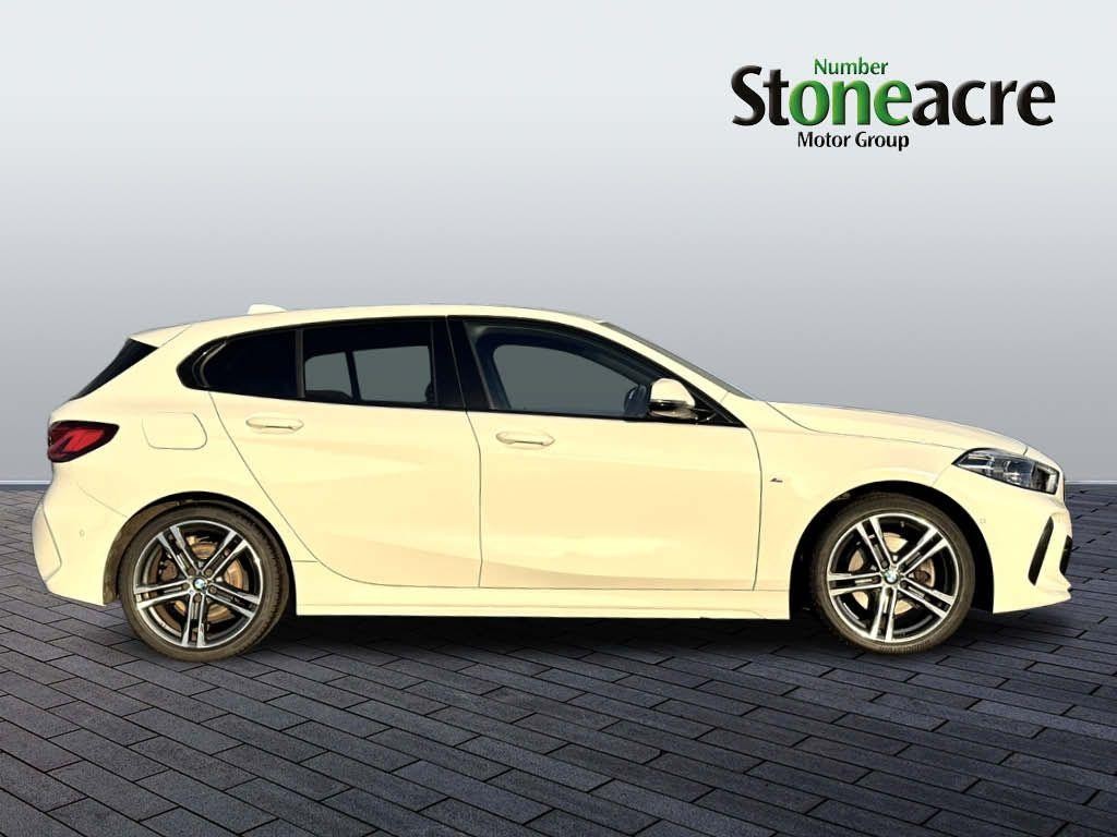 BMW 1 Series Image 2