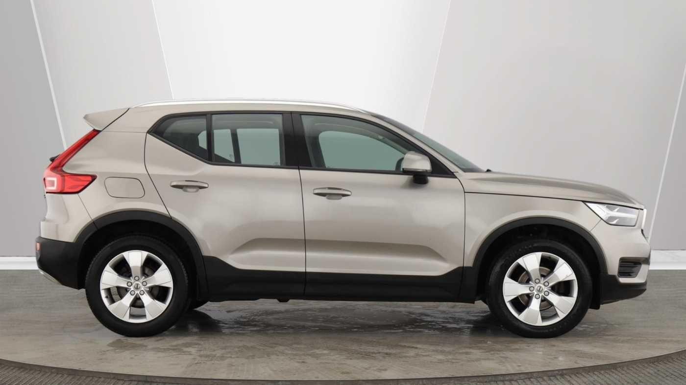 Volvo XC40 Image 2