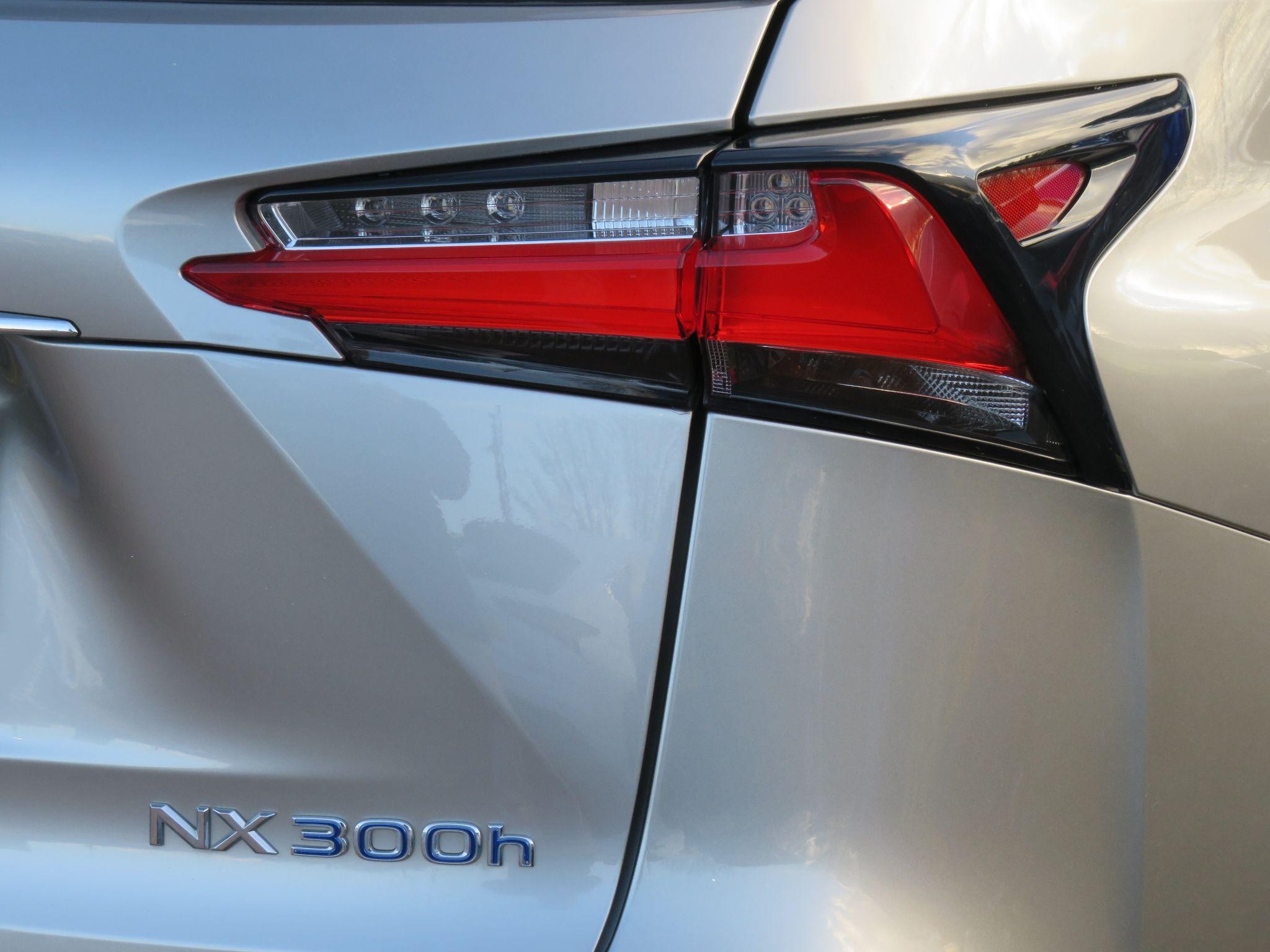 Lexus NX Image 43