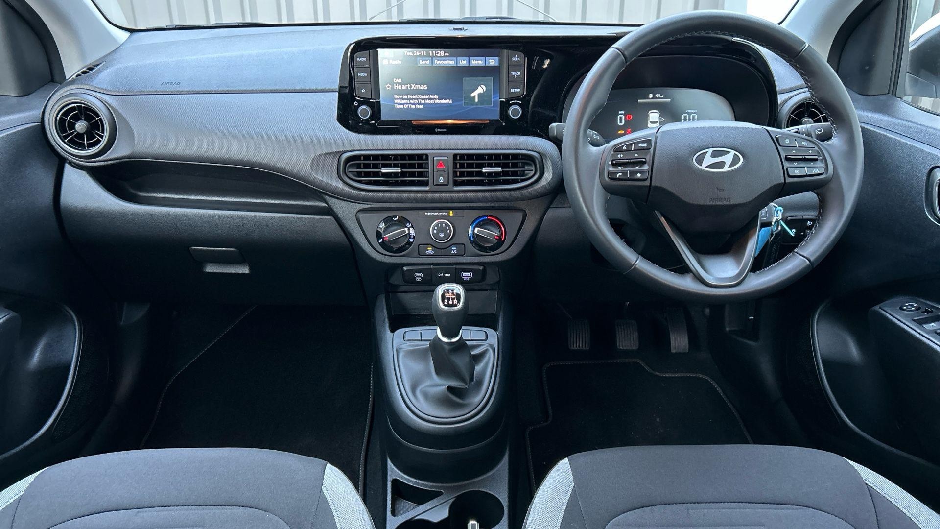 Hyundai i10 Image 9