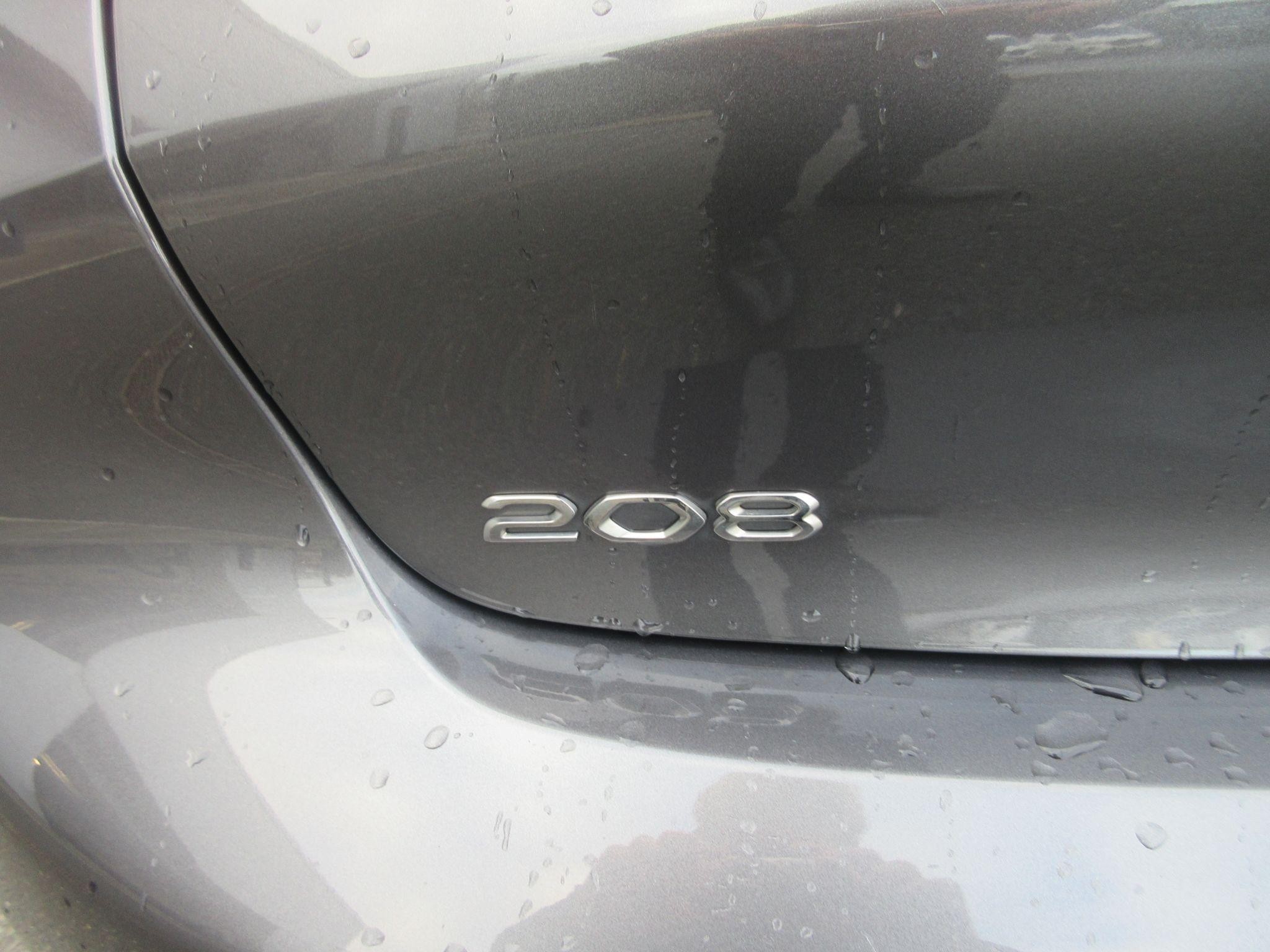 Peugeot 208 Image 21