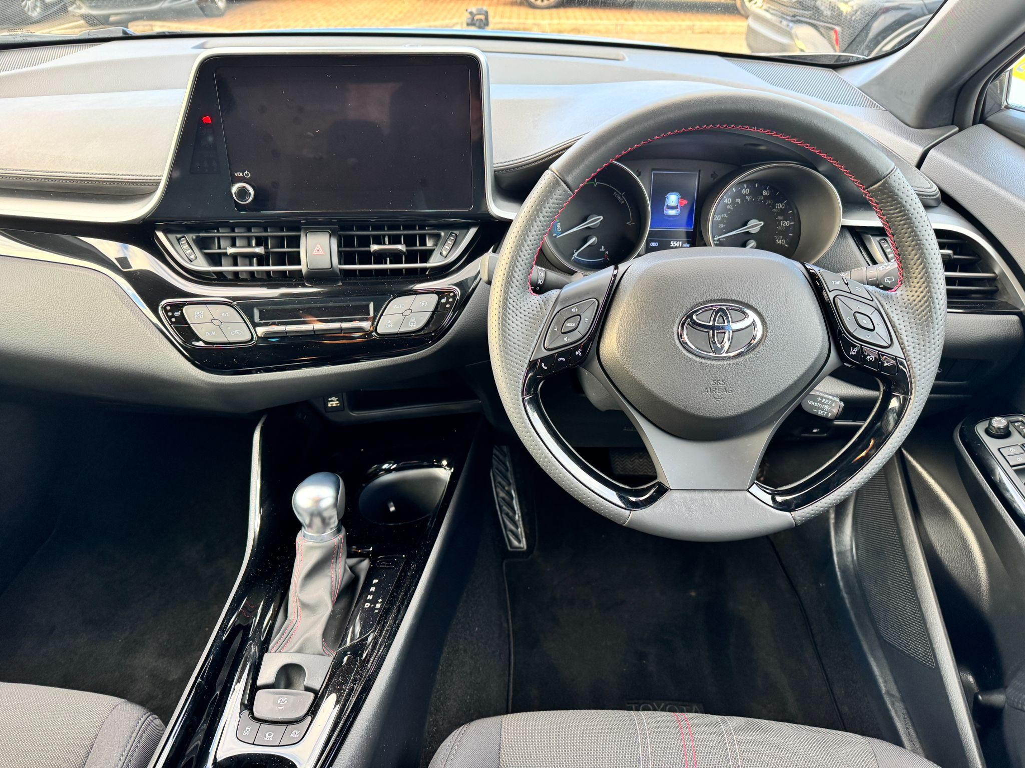 Toyota C-HR Image 15