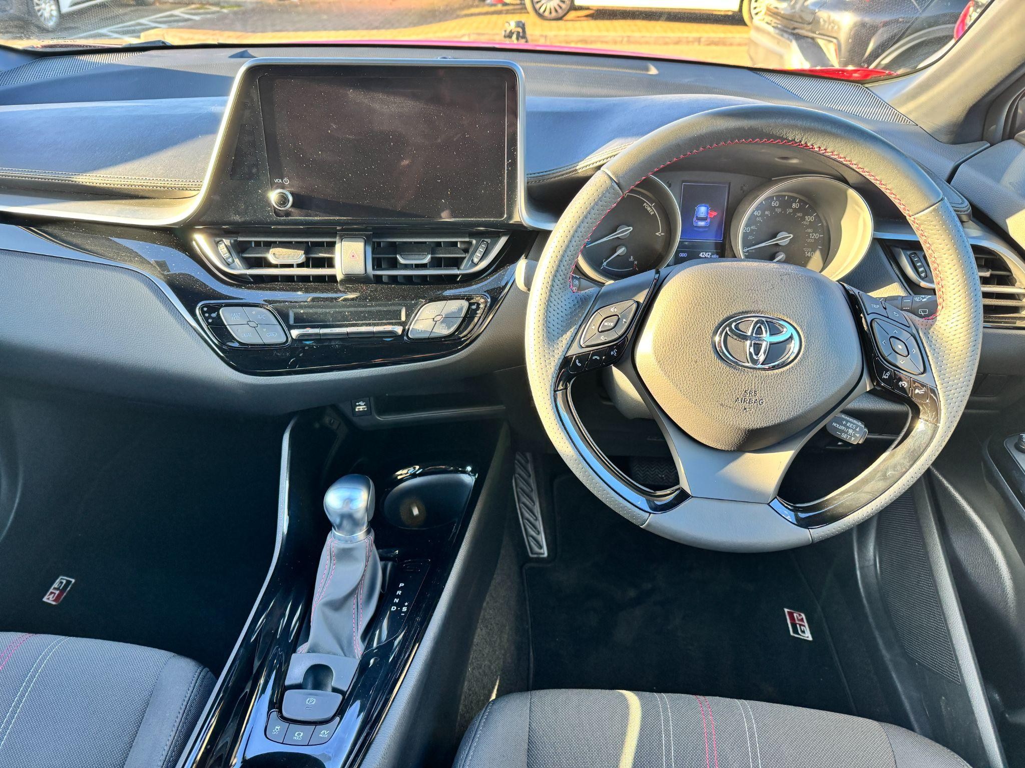 Toyota C-HR Image 15