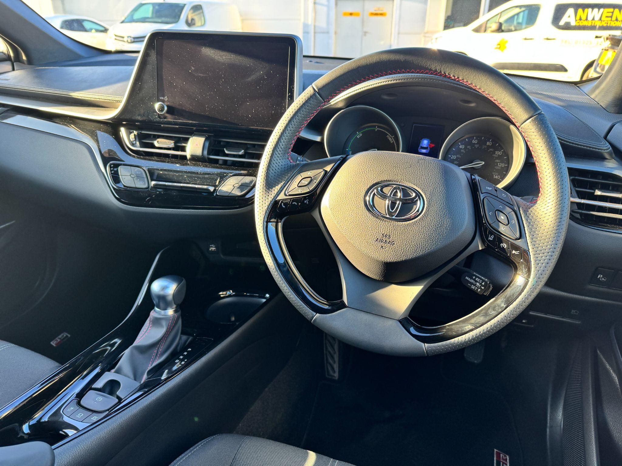 Toyota C-HR Image 16