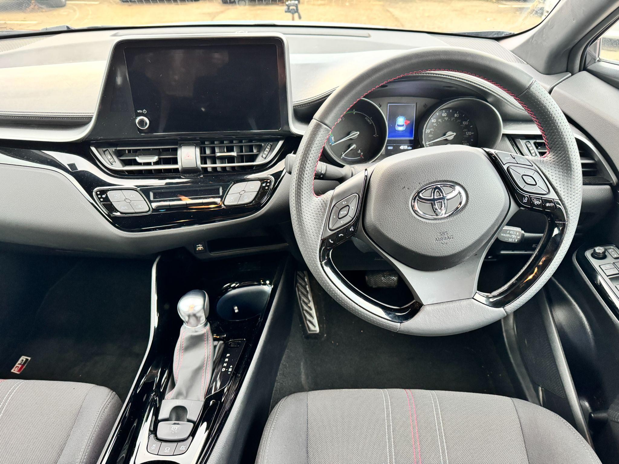 Toyota C-HR Image 15