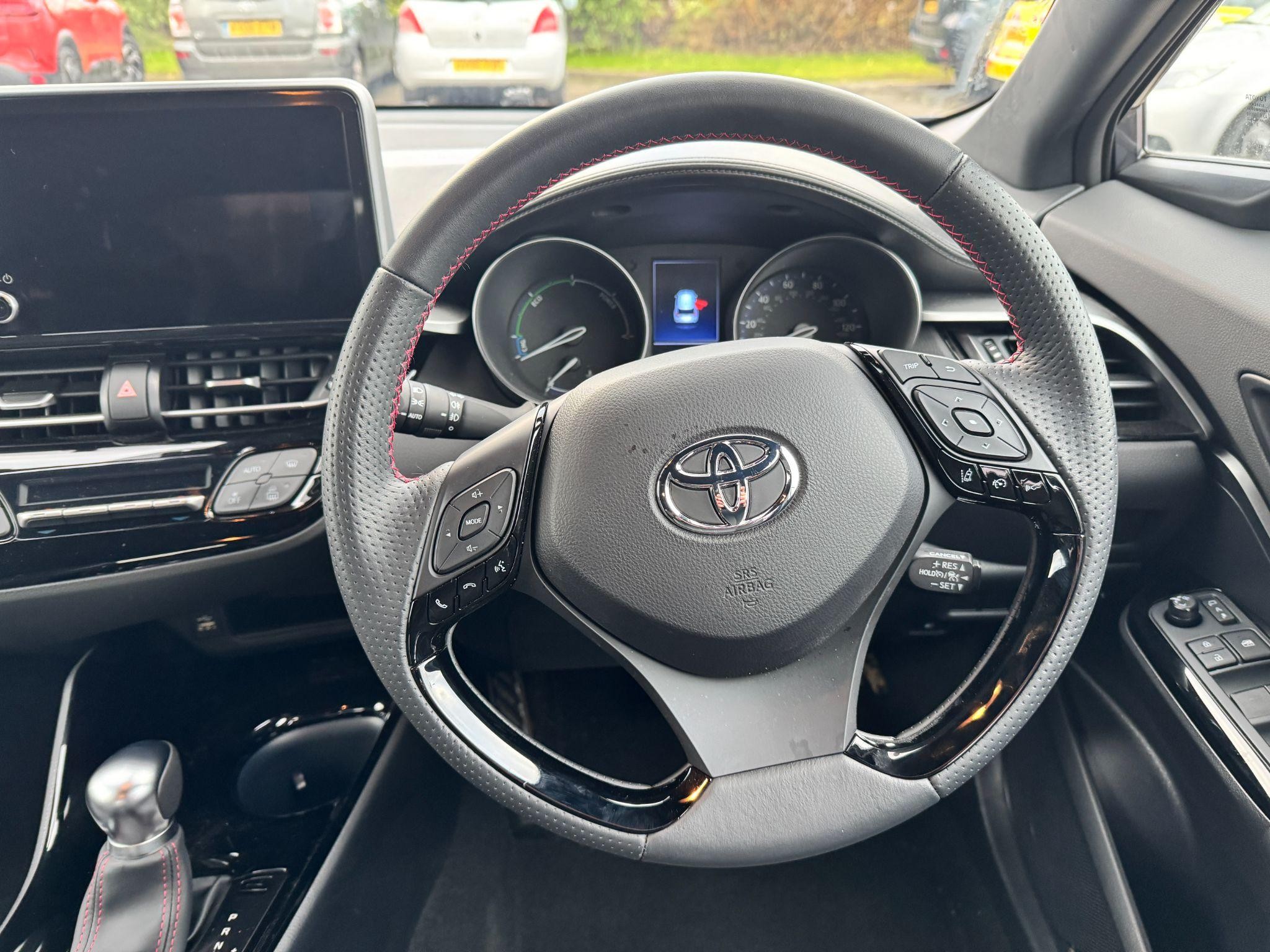 Toyota C-HR Image 17