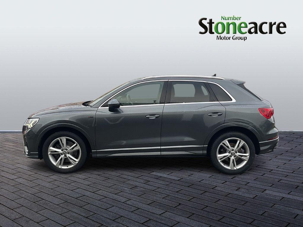 Audi Q3 Image 6