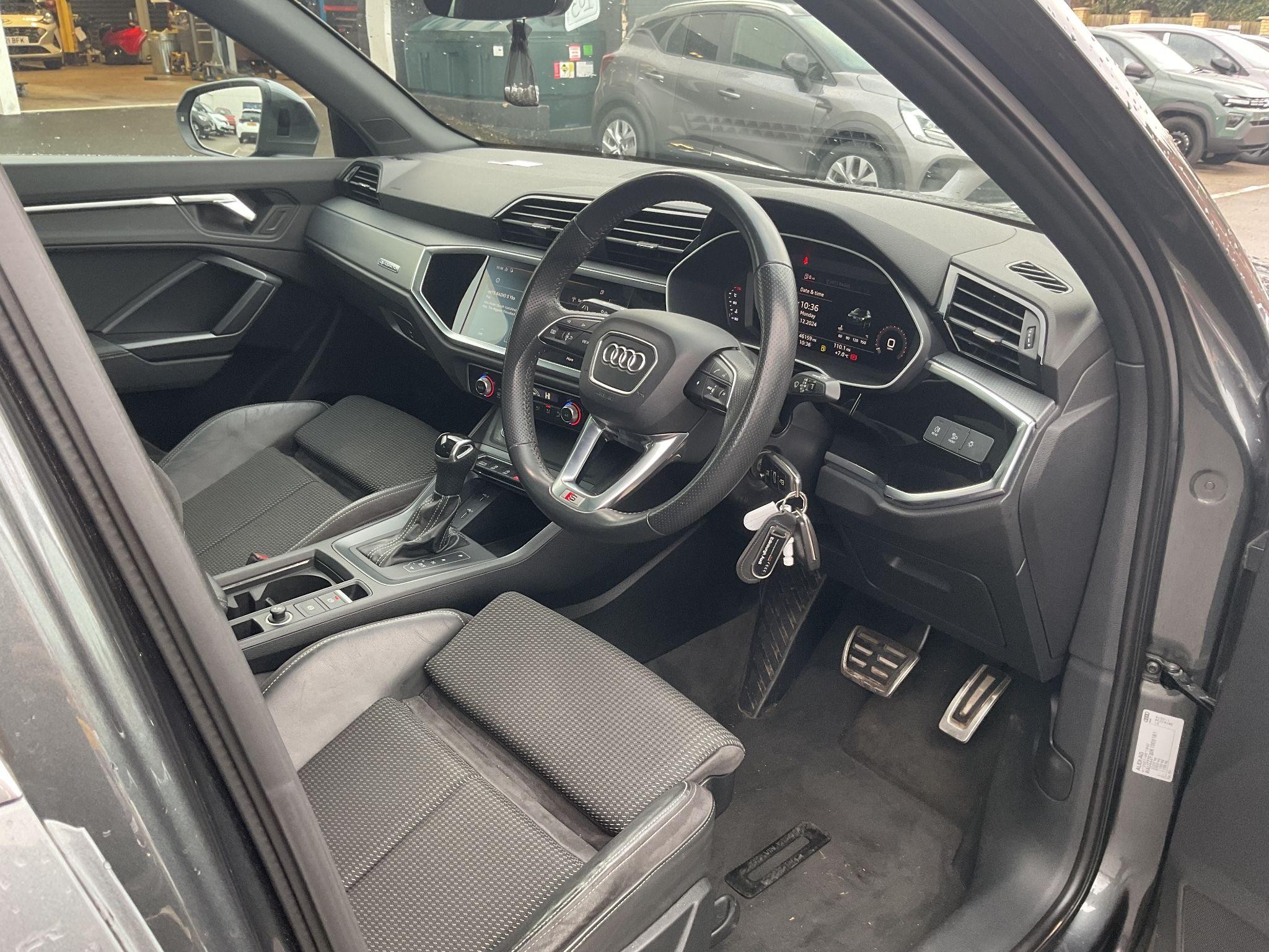 Audi Q3 Image 12