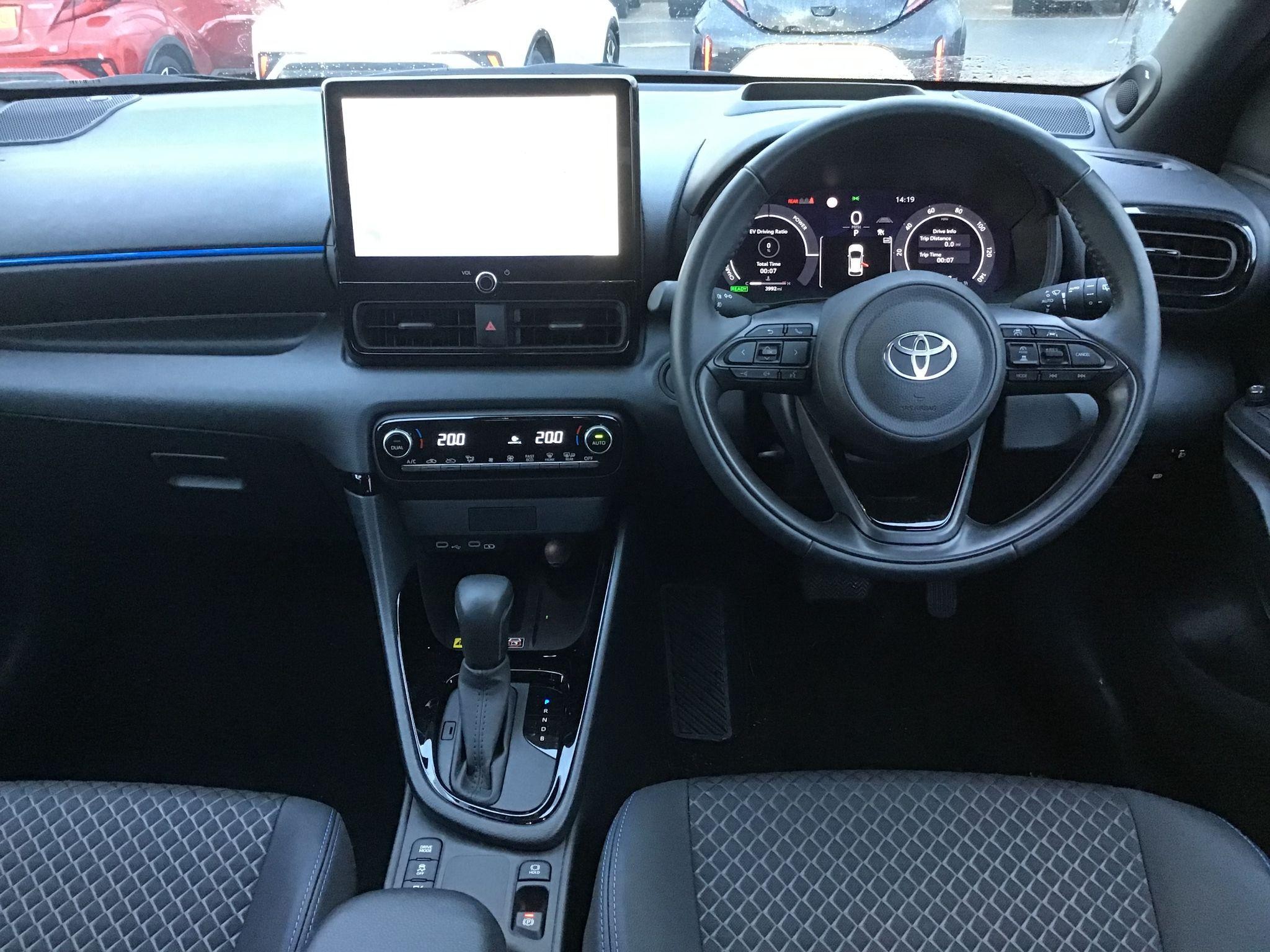 Toyota Yaris Image 14