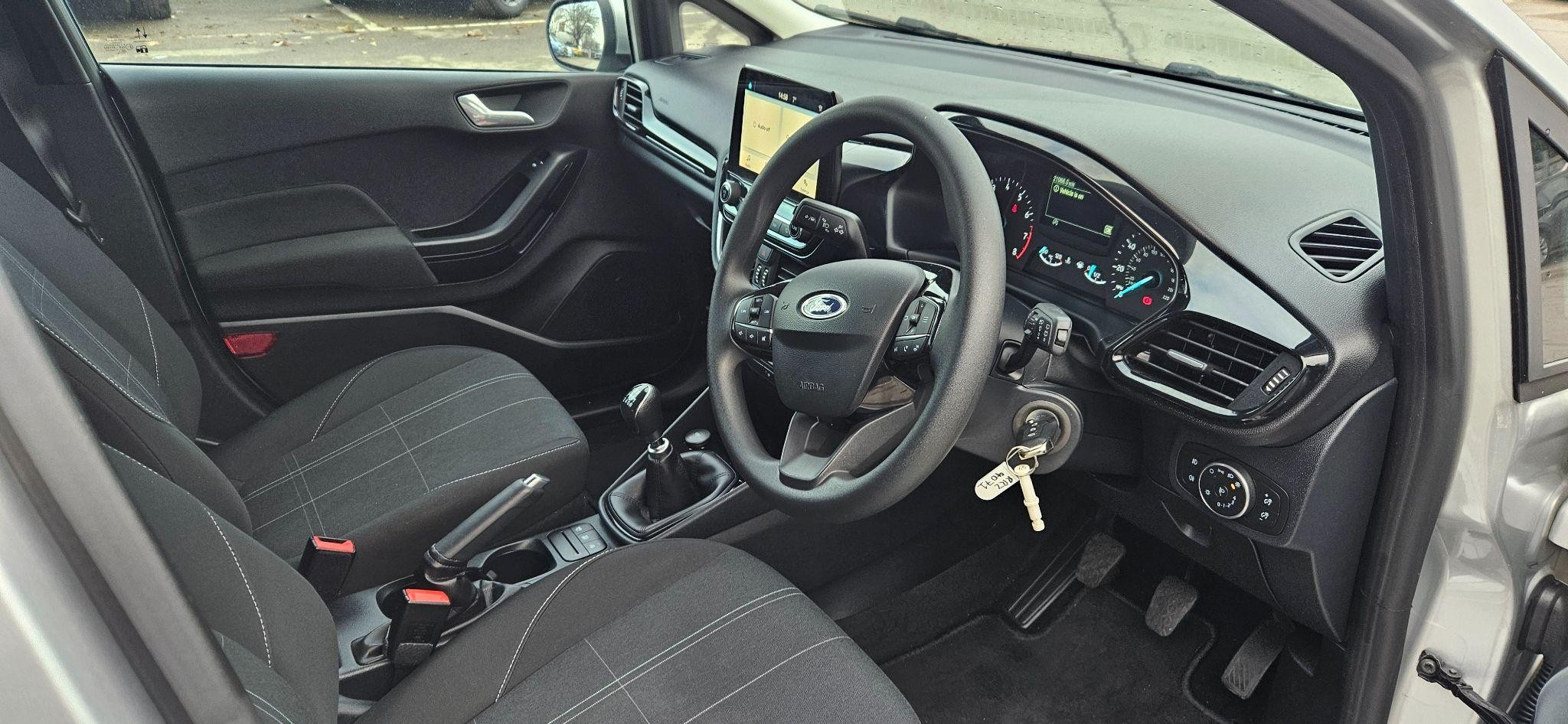 Ford Fiesta Image 11