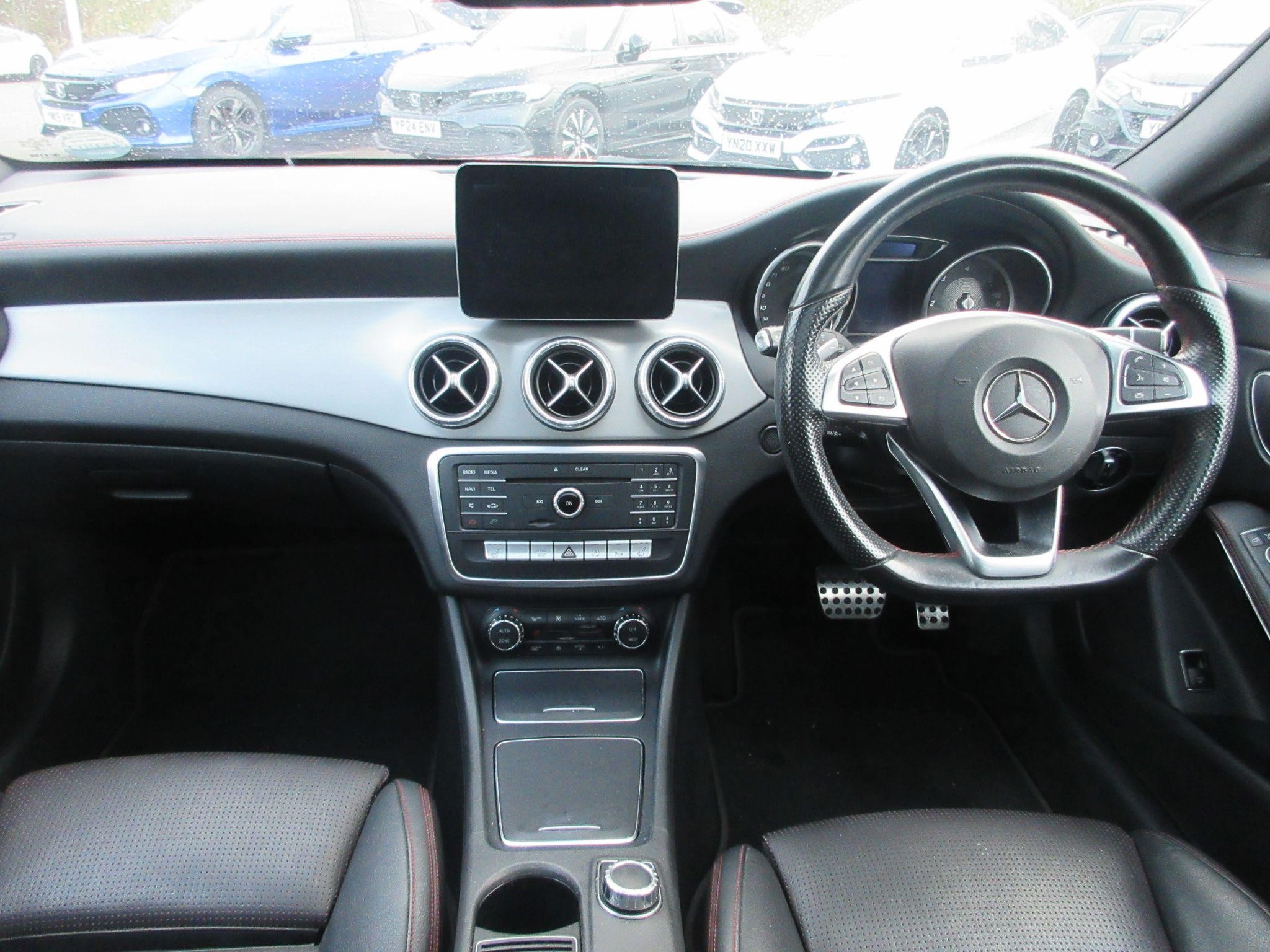 Mercedes-Benz CLA Image 21