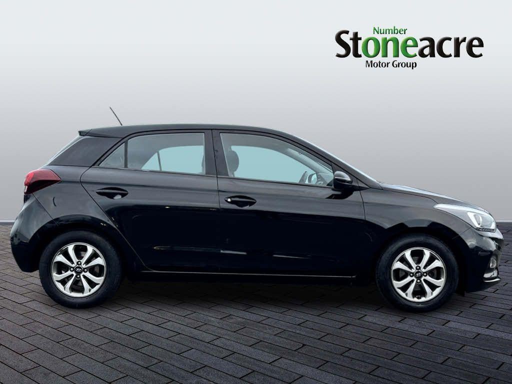 Hyundai i20 Image 2