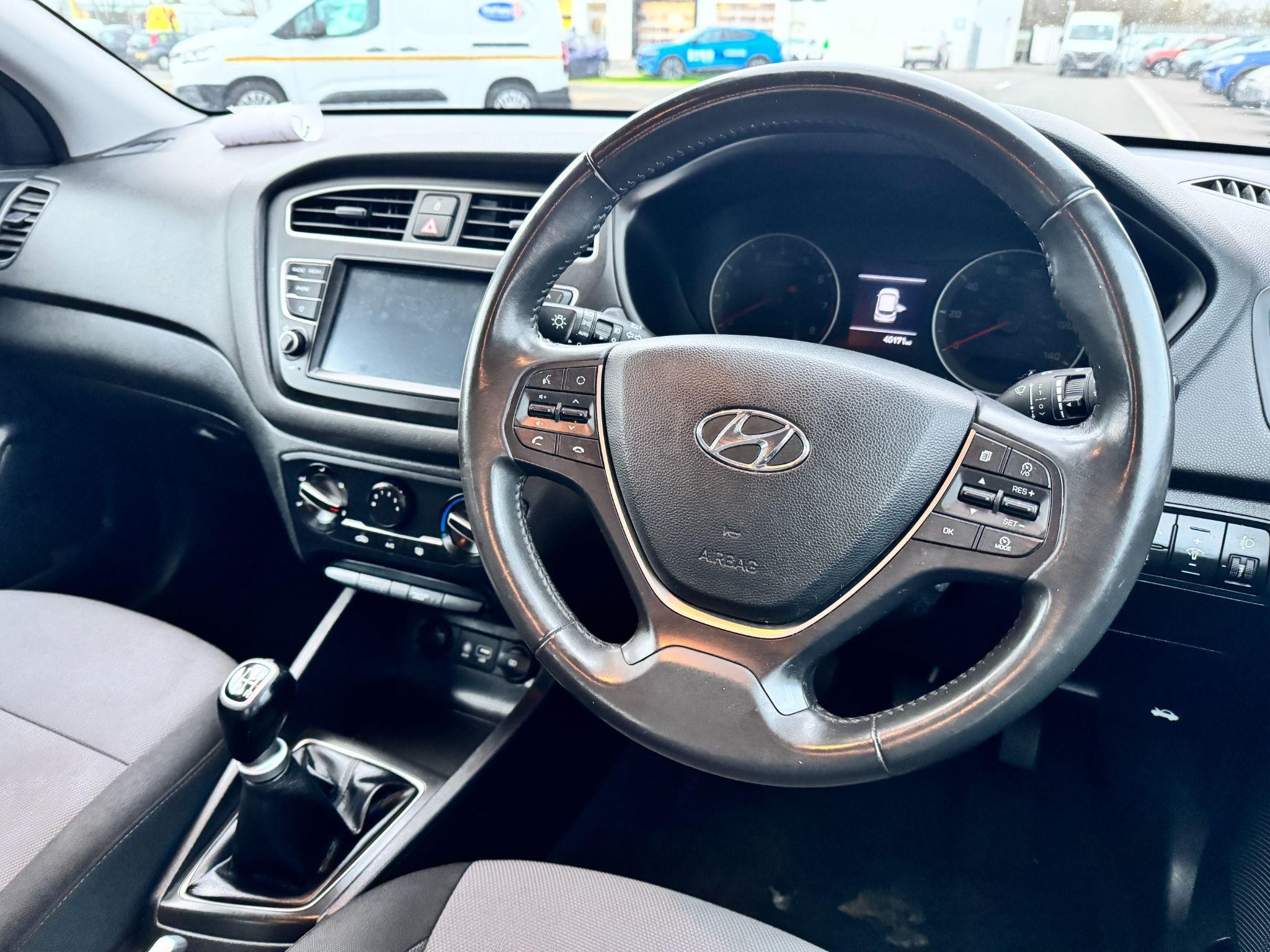 Hyundai i20 Image 16